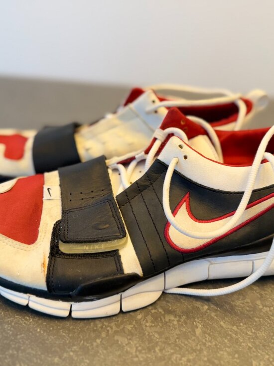 Vintage Nike Free Trainer 5.0 Men’s Size 12 Black White Red 308822-011 main image 5